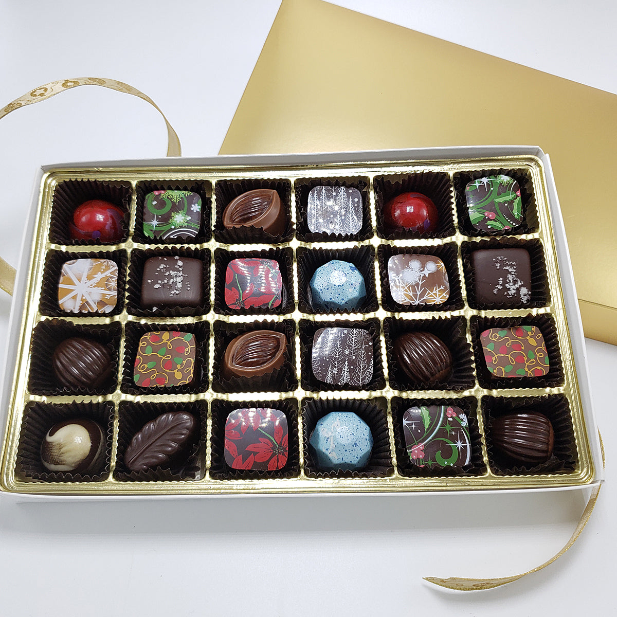 Classic Holiday Box: 24 Pieces